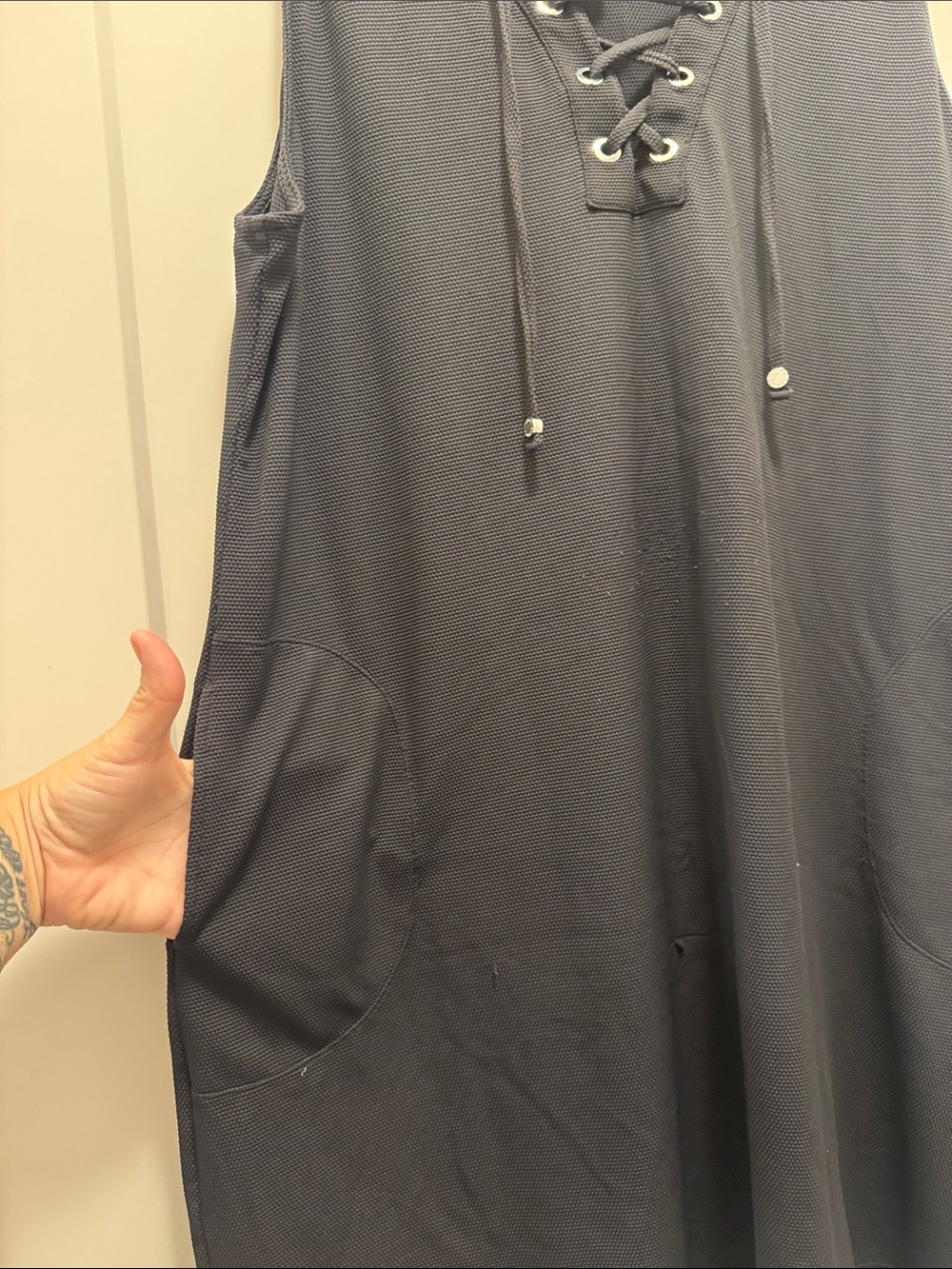 Tommy Bahama Black Textured Polo-Style Top. XL - Picture 5 of 7